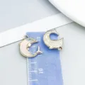 Colgantes de delfín de aleación chapados en oro KC y vidrio de color para bisutería - Delfín Irisado (28144) / 1 Pieza (15*13mm) / Oro KC / Blanco
