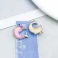 Colgante de delfín de cristal rosa con acabado en oro KC para joyería artesanal DIY - Delfín Irisado (28146) / 1 Pieza (15*13mm) / KC Oro / Púrpura