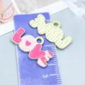 Pendentifs cœur LOVE assortis en émail rose et or pour la fabrication de bijoux DIY et artisanat - Plaque LOVE (27197)