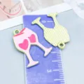 Pendentif verre à vin cœur rose émaillé avec dos doré pour création de bijoux - Verre à Vin Cœur (27221)
