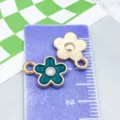Colgantes de flores en esmalte verde y tono dorado para accesorios de joyería DIY - Flor de Esmalte Verde (12350)