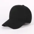 Einfarbige schwarze Baseballkappe aus Baumwolle, klassische verstellbare Mütze unisex. - Schwarz
