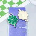 Dijes de trébol de cuatro hojas y flor de cerezo de esmalte verde para joyería DIY - Trébol de la Suerte (25095)