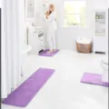 Ensemble de tapis de bain en mousse a memoire violet antiderapant absorbant couloir et contour WC. - Violet Clair