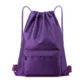 Lila Kordelzug-Rucksack, leichter wasserdichter Sport-Turnbeutel mit Fronttasche. - Lila