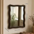 Specchio da parete vintage con cornice in legno ondulato scuro, dimensioni 27x22cm - Wave / Grande (27x22cm)