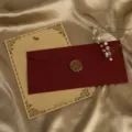 Vintage Briefpapier Set mit dunkelrotem strukturiertem Umschlag und Kraftpapier für Briefe. - 3 Tiefrote Umschläge + 10 Hasen-Kraftpapiere + 3 Wachssiegel