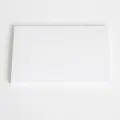 Détail de l'enveloppe porte-carte en papier blanc, pochette d'emballage minimaliste. - Enveloppe Sans Fenêtre / 16x10.5x0.5cm / Blanc