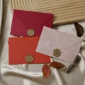 Retro tree grain paper envelopes set with wax seal stamps for romantic letters and invite - 3 Mixed-Color Envelopes + 10 White Rabbit Papers + 3 Seals (Soft Glue) / Three Colors