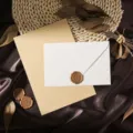 Vintage Briefpapier Set mit strukturierter Umschlag, linierten Briefpapier und Siegelwachs. - Umschlag Briefpapier Stempel Set / Mehrteiliges Set / Weiß