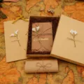 Retro stationery gift box set with envelopes and paper rolls, perfect for romantic love letters. - White Calla Lily Stationery Set 05