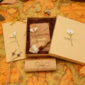 Vintage stationery gift box set with envelopes and retro design for romantic gifts - White Calla Lily Letter Set 15
