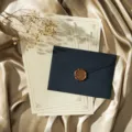 Ensemble de papier à lettres rétro et enveloppe avec texture de lin, papeterie vintage élégante. - Bleu