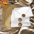 Set de papeterie vintage avec papier à lettres floral, enveloppes et sceaux de cire. - 3 enveloppes dorées à neige + 10 papiers à lettres kraft lapin + 3 sceaux de cire (rose)
