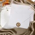 Ensemble de papeterie vintage avec enveloppes texturées blanches et sceau de cire rose. - 3 enveloppes argentées à neige + 10 papiers à lettres lapin blanc + 3 sceaux de cire (rose)
