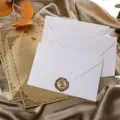 Set de papeterie vintage avec enveloppes blanches texturées lettres kraft et sceau de cire. - 3 enveloppes argentées à neige + 10 papiers à lettres kraft lapin + 3 sceaux de cire (rose)