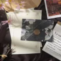 Vintage floral letter paper and envelope set with elegant borders and wax seal decoration. - 3 Envelopes + 10 Sheets + 3 Wax Seals / Mysterious Black