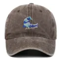 Vintage-Baseballkappe aus gewaschener Baumwolle mit blauem Wellen-Stickdesign - Verstellbar / Kaffeebraun