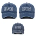 Familien-Set aus drei gewaschenen blauen Denim-Baseballcaps mit DAD MOM MINI Stickerei. - Einheitsgröße / Set (3-teiliges Set) / Marineblau