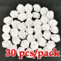 30pcs capullos de rosa de cinta blanca 4cm flores de satén hechas a mano para accesorios de DIY - 30 Piezas/Paquete / Blanco