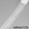 Weißes Spitzenband Variante, 4cm Breite, ideal für DIY Nähhandwerk und Hochzeitsdekoration. - Stil 32