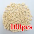 100pcs Mini Rosas de Cinta de Satén 1cm Flores Artificiales de Tela para Decoración de Bodas - Beige