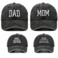 Set da quattro cappellini da baseball abbinati per la famiglia in cotone lavato ricamato - Taglia unica / Confezione da 4 (Stili Dad, Mom, Sister, Brother) / Nero