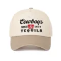 Vue détaillée montrant la broderie Cowboys and Tequila sur une casquette bicolore de baseball - Réglable / Beige/Khaki
