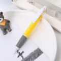 Gelber Kugelschreiber in Bonbonfarben mit bequemem grauem strukturiertem Gummigriff - Orangegelber Schaft / 0,5 mm Patronen-Spitze