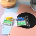 Mini πλαστικό συρραπτικό με συνδετήρες νο. 10, φορητό εργαλείο γραφικής ύλης για γραφείο σχολείο. - Σετ συρραπτικού