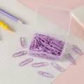 Lila kunststoffbeschichtete Bueroklammern in transparenter Box Bueromaterial Lesezeichen - 28mm 50 Stück/Packung / Lavendel