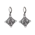 Gothische Vintage-Legierungsohrringe mit Rautenform, Putto-Relief und Perlen. - Stil 7