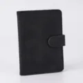 Portapasaportes de viaje en cuero PU negro con un diseño de cierre magnético seguro. - Pasaporte negro