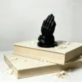 Black Praying Hands Scented Candle Aesthetic Home Decor Prayer Candle Gift Variant - Black