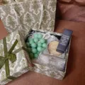 Grüne Trauben Duftkerze Geschenkbox Set mit Glasbecher und Karte für Geburtstag. - Grüne Traube Bündel (Salbei & Meersalz) / Grün