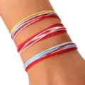 Primer plano de tres juegos de pulseras ajustables de hilo de cera trenzado de colores - Estilo Rojo Blanco Amarillo Azul (2) / Set de tres piezas