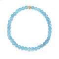 Böhmisches Stretch-Perlenarmband aus natürlichem Aquamarin mit goldener Akzentperle - 4mm / Aquamarin