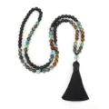 Detalle del collar mala de 108 piedras naturales con ojo de tigre y borla de seda - Collar de Borla de Piedra Natural de 108 Cuentas