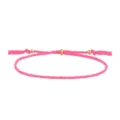 Handgefertigtes leuchtend rosa geflochtenes Armband mit drei dekorativen Goldperlen - Knallpink