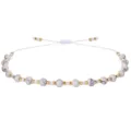 Handgewebtes Armband aus weißen Steinperlen mit Goldakzenten und verstellbarem Kordelzug. - Weiß