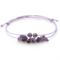 Handgefertigtes lavendelfarbenes Armband mit natürlichen Amethyst-Steinsplittern und Perlen - Amethyst