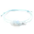 Minimalistisches hellblaues geflochtenes Armband mit Natursteinen und runden Perlen - Aquamarin