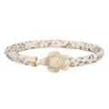 Handgefertigtes elastisches Armband mit Schildkröte und bunten Tonscheibenperlen. - Gemischter Polymerton Stil (3894)