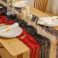 Camino de mesa bohemio arrugado tie-dye degradado mantel para fiesta decoracion hogar - Rojo, negro, blanco crema y marrón (degradado)