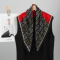 Pañuelo cuadrado efecto seda estampado geometrico elegante negro rojo presentacion colgante. - 68x68cm / Rojo