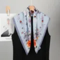 Pañuelo cuadrado floral azul claro, elegante pañuelo de moda, hermosa bufanda de primavera. - Estilo 2