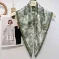 Elegante pañuelo cuadrado con estampado floral verde, pañuelo de cuello vintage ligero. - Estilo 3