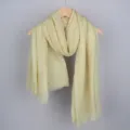 Foulard en coton et lin jaune clair, écharpe froissée texturée avec franges pour femmes. - Light jaune