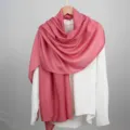 Elegante effen roze modal viscose lange sjaal met een zachte zijdeachtige glans voor dames - Roze / 180cm