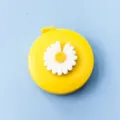 Petit mètre ruban jaune portable avec une décoration mignonne en forme de marguerite blanche - Marguerite Sauvage